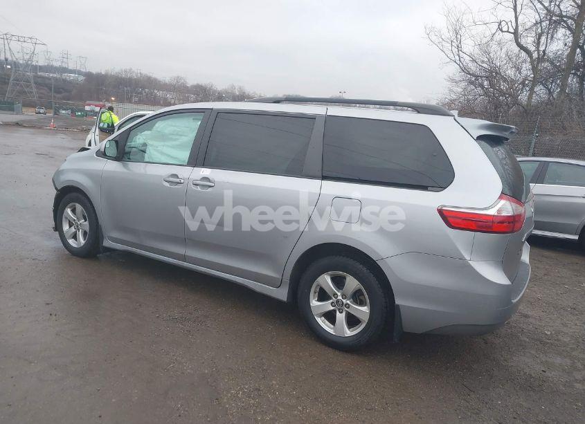 Photo 3 of 2018 Toyota Sienna LE 8 PASSENGER (VIN 5TDKZ3DC3JS913273)
