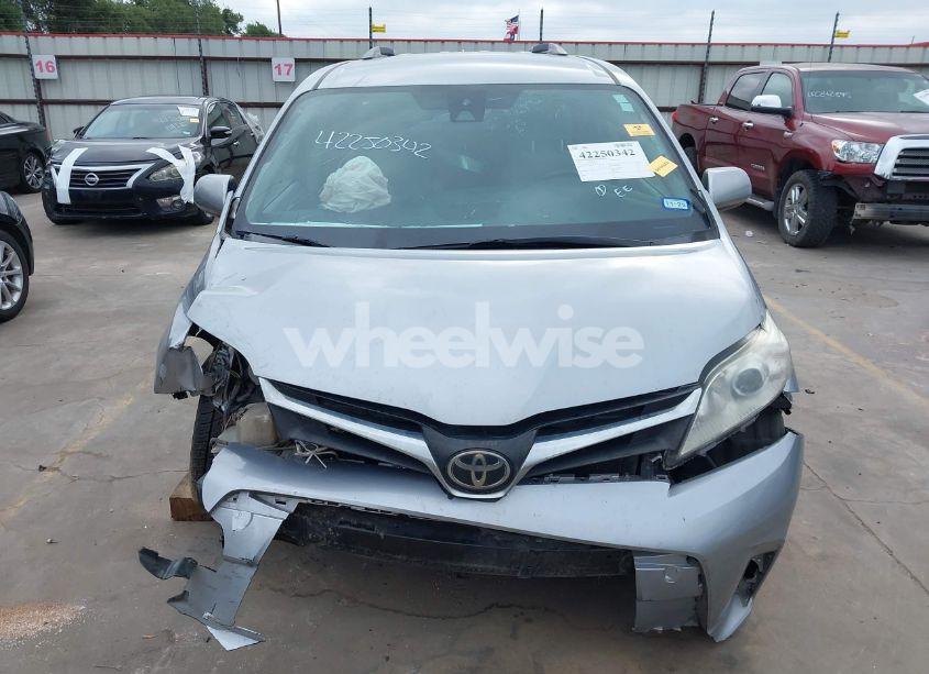 Photo 13 of 2018 Toyota Sienna LE 8 PASSENGER (VIN 5TDKZ3DC3JS917131)