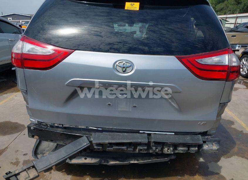 Photo 19 of 2018 Toyota Sienna LE 8 PASSENGER (VIN 5TDKZ3DC3JS917131)