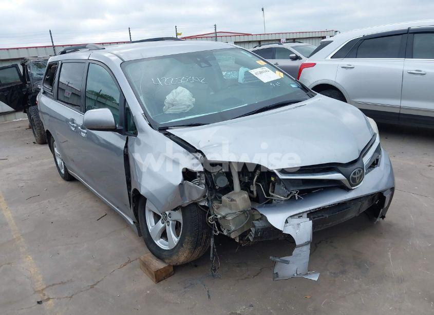 Photo 6 of 2018 Toyota Sienna LE 8 PASSENGER (VIN 5TDKZ3DC3JS917131)
