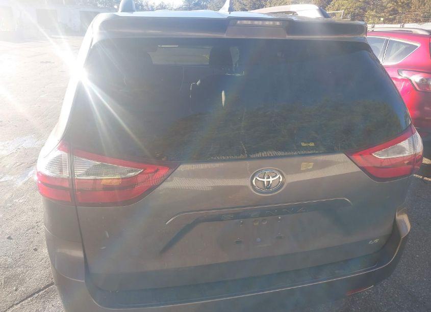 Photo 16 of 2019 Toyota Sienna LE 8 PASSENGER (VIN 5TDKZ3DC3KS009750)