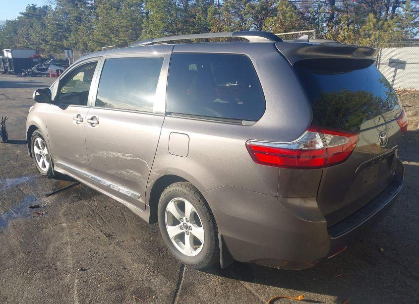 Photo 3 of 2019 Toyota Sienna LE 8 PASSENGER (VIN 5TDKZ3DC3KS009750)