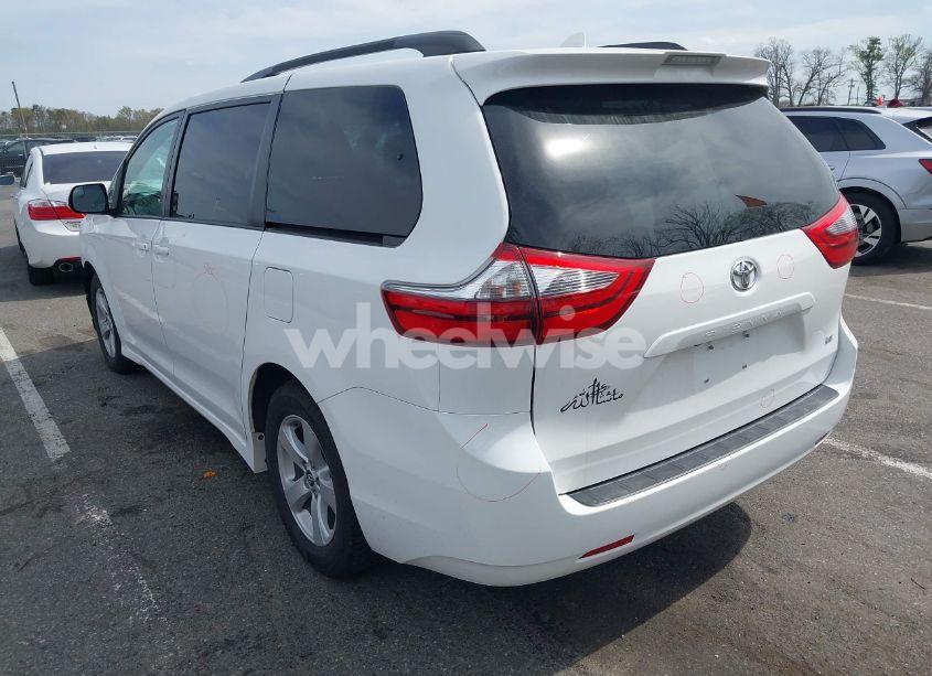 Photo 3 of 2020 Toyota Sienna LE (VIN 5TDKZ3DC3LS043379)