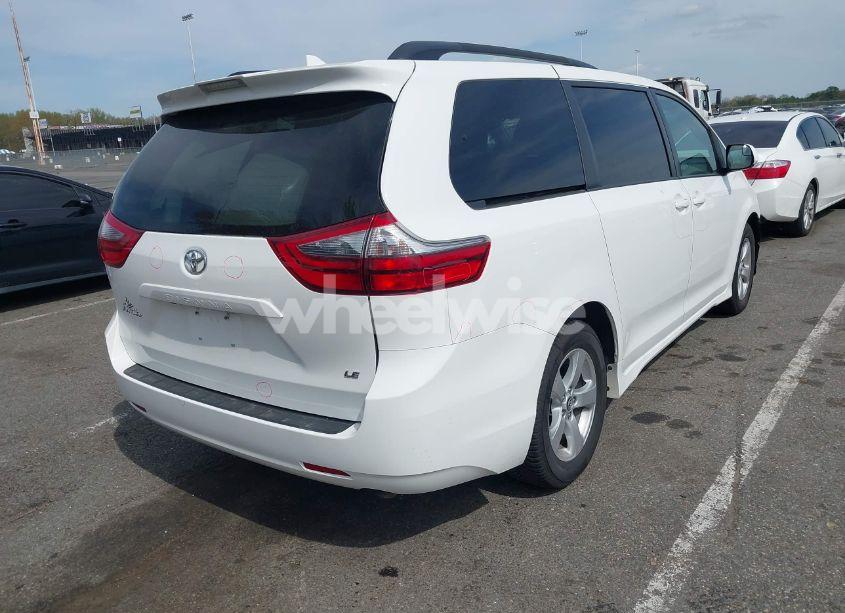 Photo 4 of 2020 Toyota Sienna LE (VIN 5TDKZ3DC3LS043379)