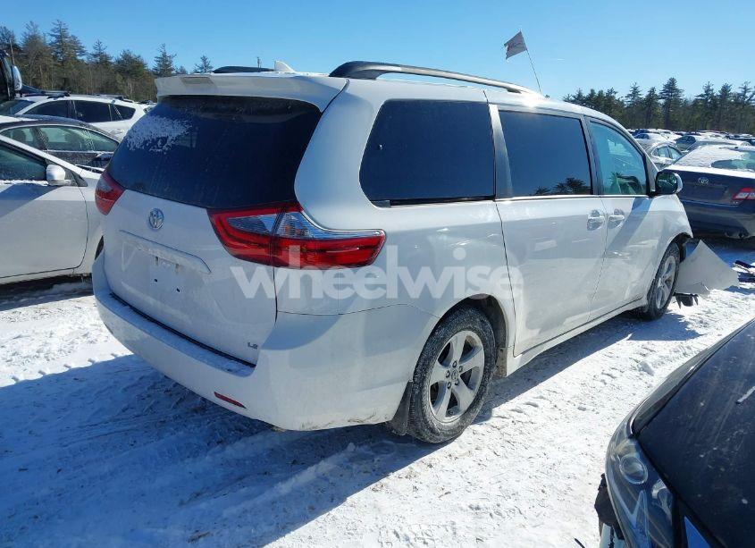 Photo 4 of 2020 Toyota Sienna LE (VIN 5TDKZ3DC3LS051451)