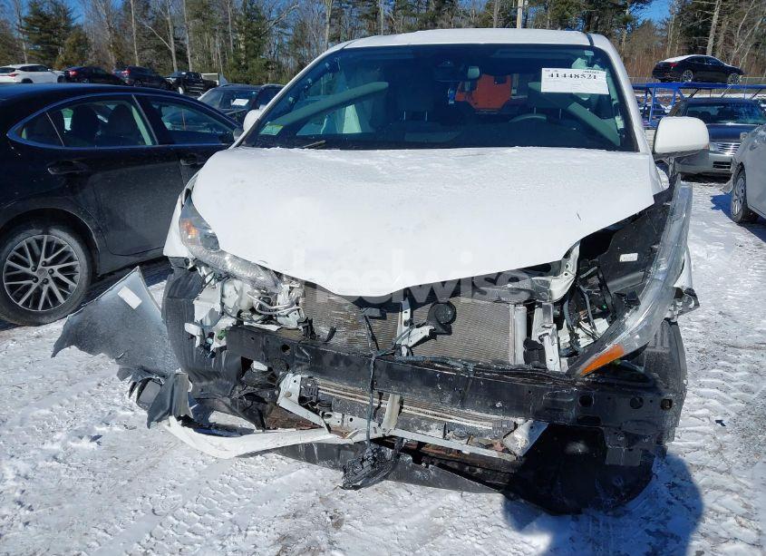 Photo 6 of 2020 Toyota Sienna LE (VIN 5TDKZ3DC3LS051451)