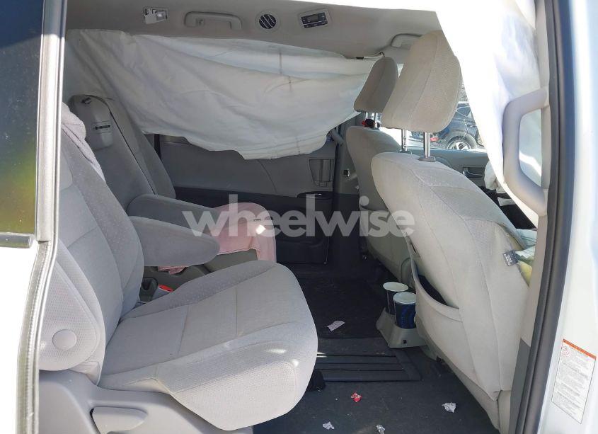 Photo 8 of 2020 Toyota Sienna LE (VIN 5TDKZ3DC3LS051451)