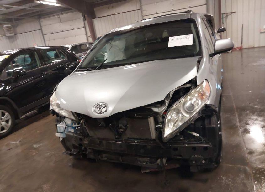 Photo 13 of 2017 Toyota Sienna LE 8 PASSENGER (VIN 5TDKZ3DC4HS769744)