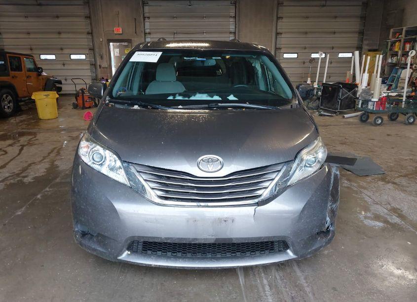Photo 12 of 2017 Toyota Sienna LE 8 PASSENGER (VIN 5TDKZ3DC4HS771963)