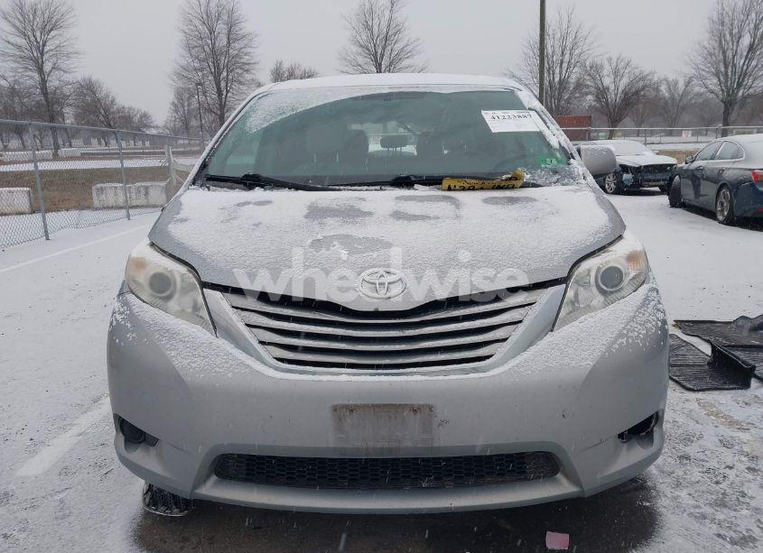 Photo 12 of 2017 Toyota Sienna LE 8 PASSENGER (VIN 5TDKZ3DC4HS895621)