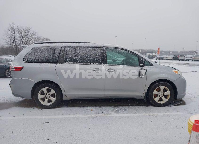 Photo 13 of 2017 Toyota Sienna LE 8 PASSENGER (VIN 5TDKZ3DC4HS895621)