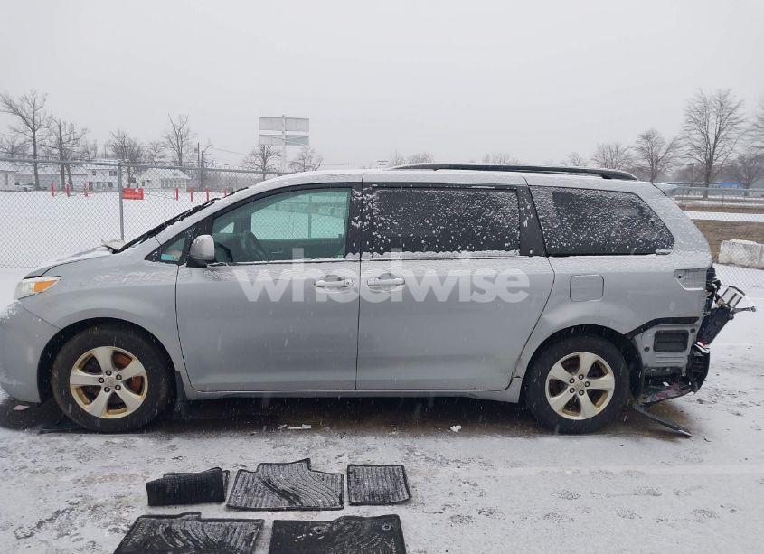 Photo 14 of 2017 Toyota Sienna LE 8 PASSENGER (VIN 5TDKZ3DC4HS895621)