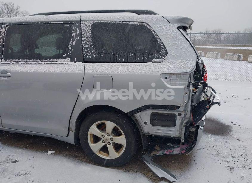 Photo 6 of 2017 Toyota Sienna LE 8 PASSENGER (VIN 5TDKZ3DC4HS895621)