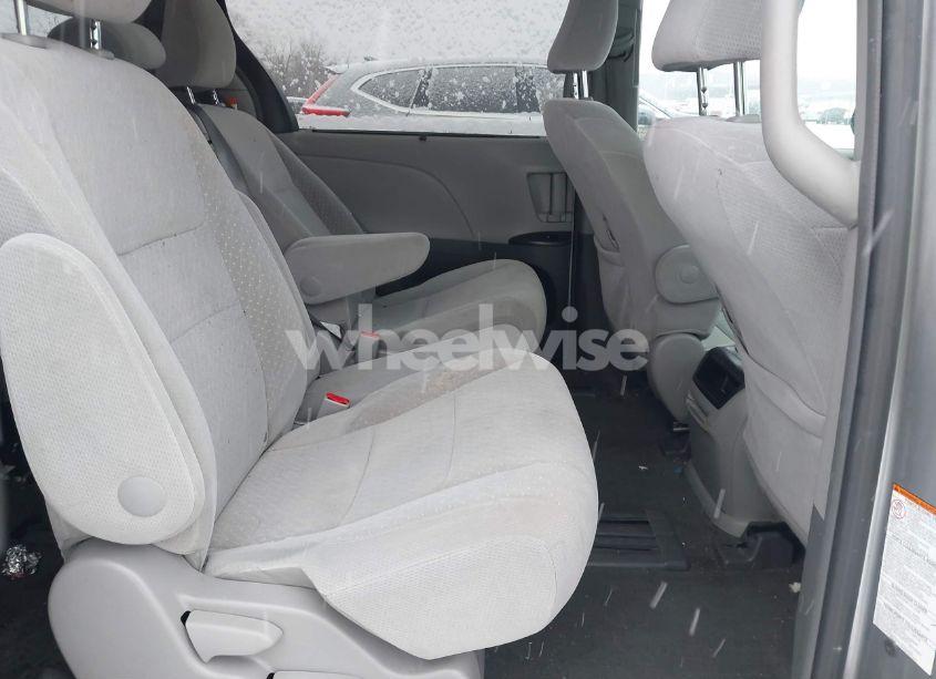 Photo 8 of 2017 Toyota Sienna LE 8 PASSENGER (VIN 5TDKZ3DC4HS895621)