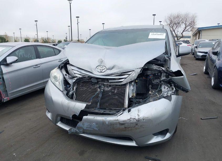 Photo 12 of 2017 Toyota Sienna LE 8 PASSENGER (VIN 5TDKZ3DC4HS896641)
