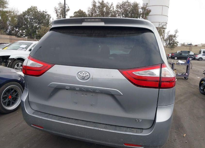 Photo 16 of 2017 Toyota Sienna LE 8 PASSENGER (VIN 5TDKZ3DC4HS896641)