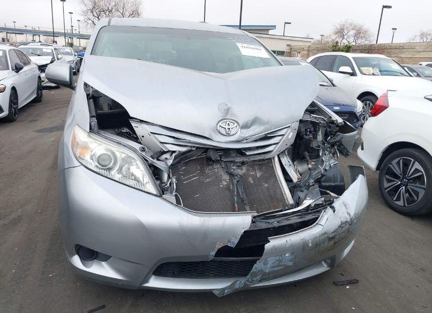 Photo 6 of 2017 Toyota Sienna LE 8 PASSENGER (VIN 5TDKZ3DC4HS896641)