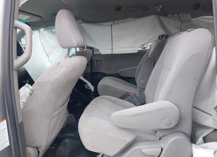 Photo 8 of 2017 Toyota Sienna LE 8 PASSENGER (VIN 5TDKZ3DC4HS896641)