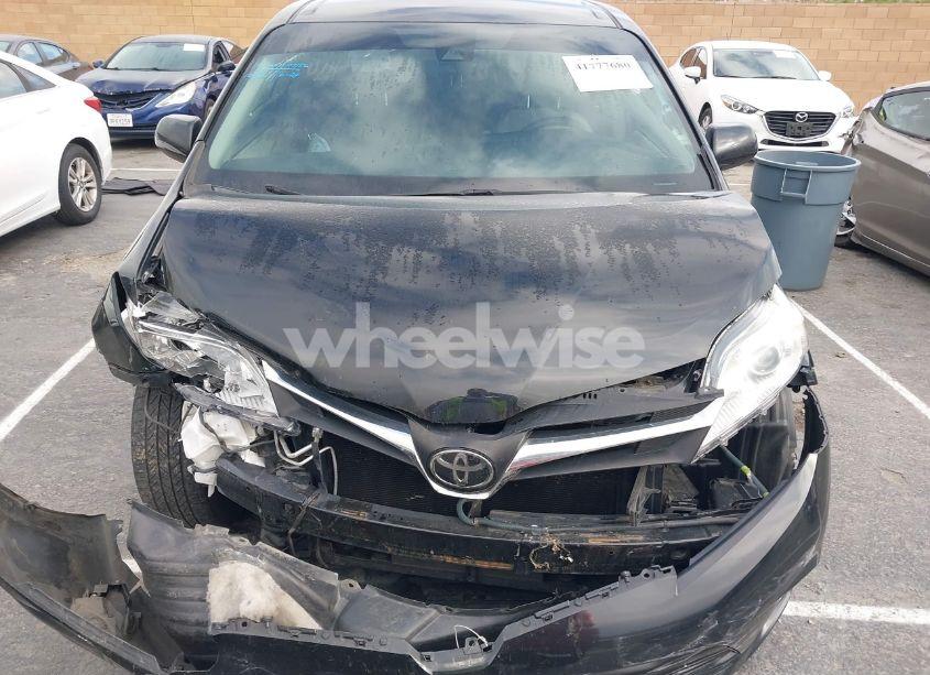 Photo 12 of 2018 Toyota Sienna LE 8 PASSENGER (VIN 5TDKZ3DC4JS958786)