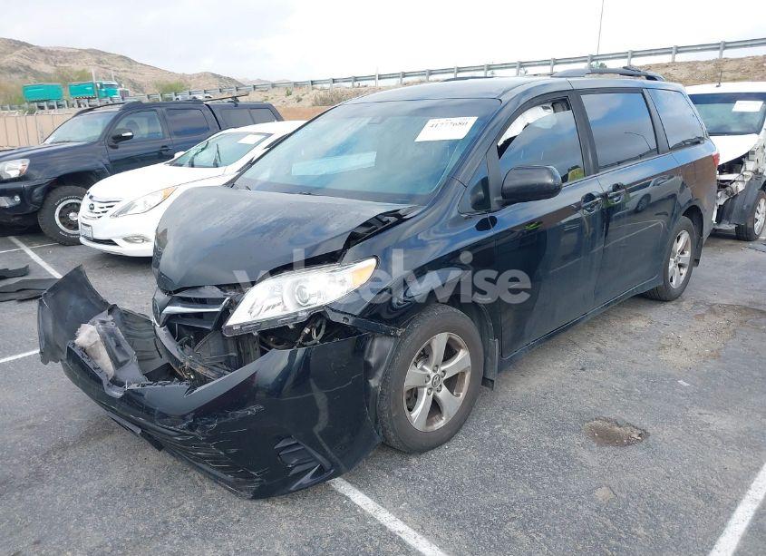 Photo 2 of 2018 Toyota Sienna LE 8 PASSENGER (VIN 5TDKZ3DC4JS958786)