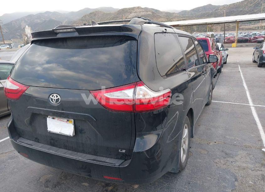 Photo 4 of 2018 Toyota Sienna LE 8 PASSENGER (VIN 5TDKZ3DC4JS958786)
