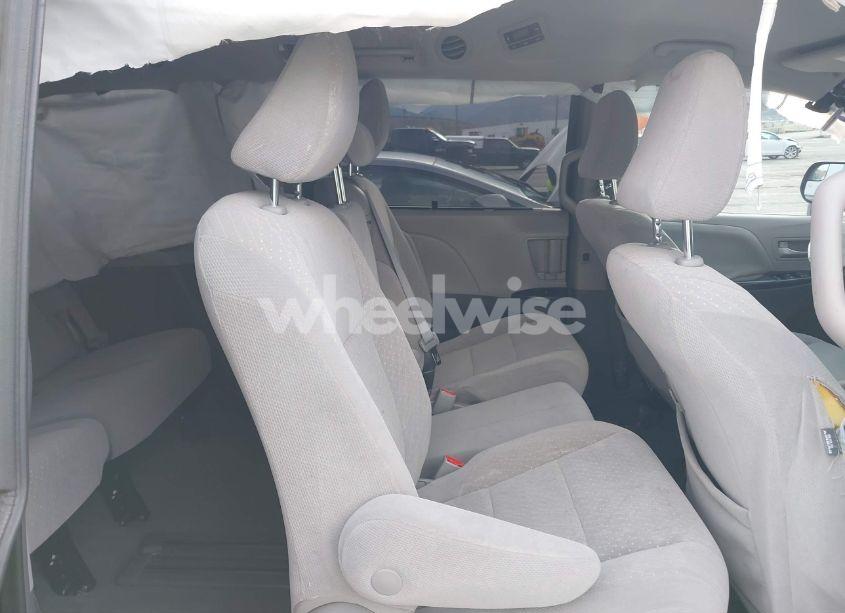 Photo 8 of 2018 Toyota Sienna LE 8 PASSENGER (VIN 5TDKZ3DC4JS958786)