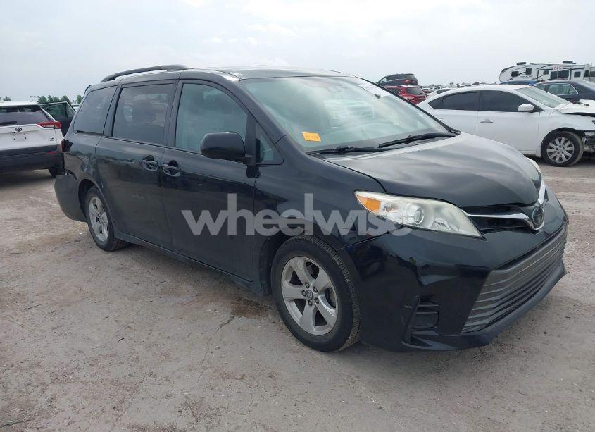 2019 Toyota Sienna LE 8 PASSENGER (VIN 5TDKZ3DC4KS011331) main photo