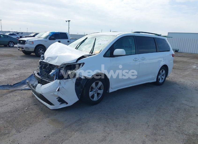 Photo 14 of 2019 Toyota Sienna LE 8 PASSENGER (VIN 5TDKZ3DC4KS968185)