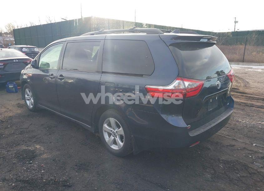 Photo 3 of 2020 Toyota Sienna LE (VIN 5TDKZ3DC4LS050616)