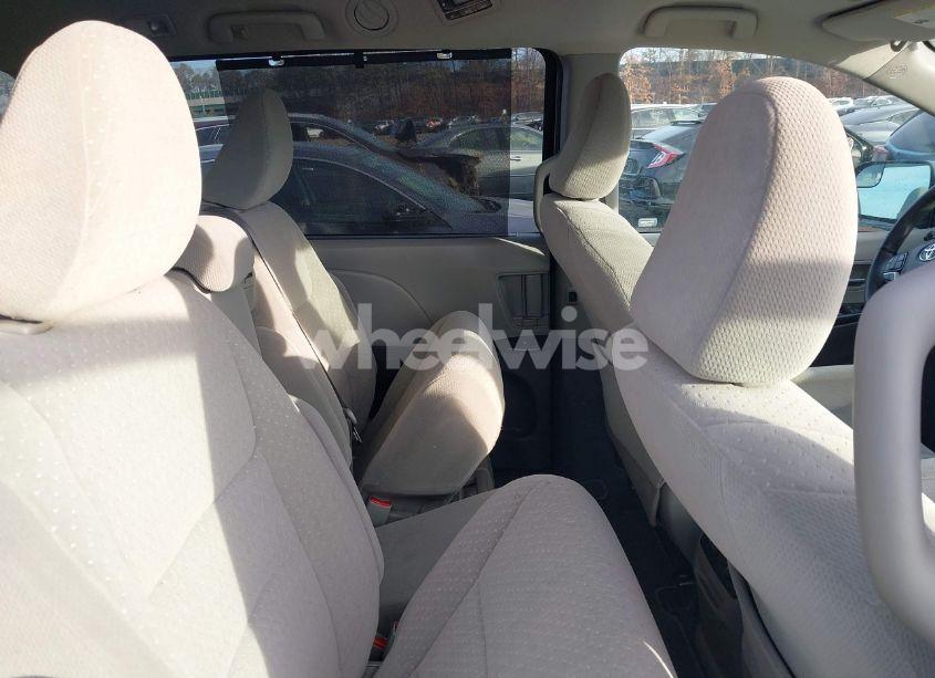 Photo 8 of 2020 Toyota Sienna LE (VIN 5TDKZ3DC4LS050616)