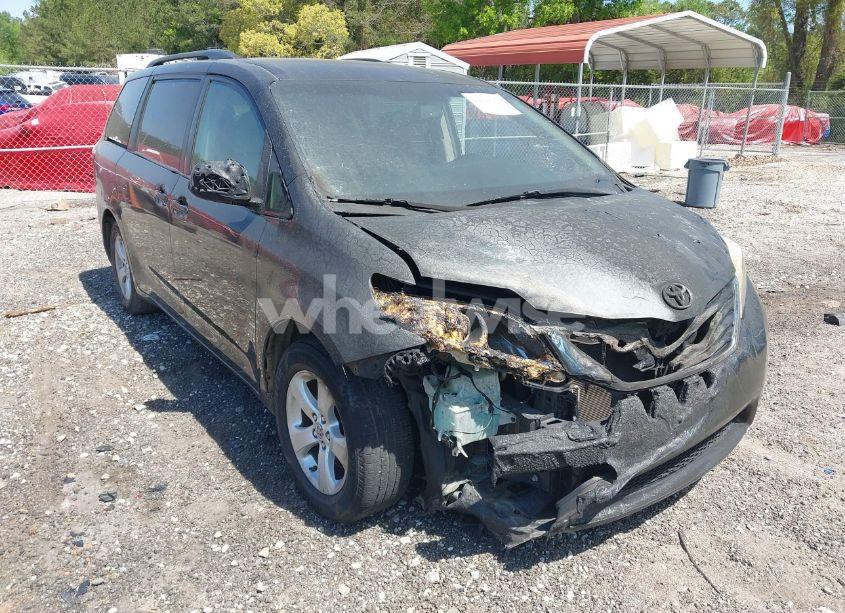 Photo 6 of 2017 Toyota Sienna LE 8 PASSENGER (VIN 5TDKZ3DC5HS780672)