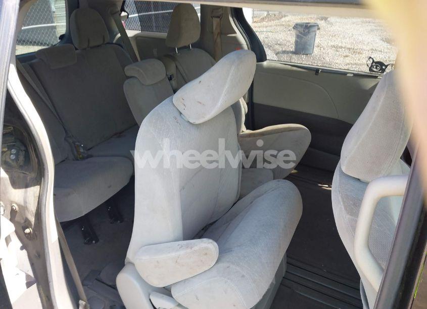 Photo 8 of 2017 Toyota Sienna LE 8 PASSENGER (VIN 5TDKZ3DC5HS780672)