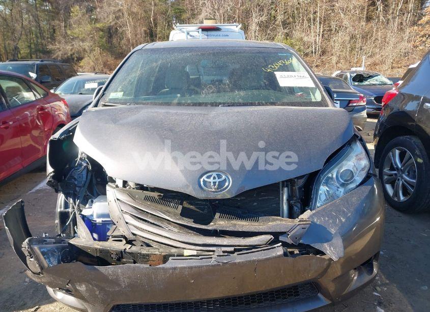 Photo 12 of 2017 Toyota Sienna LE 8 PASSENGER (VIN 5TDKZ3DC5HS787184)