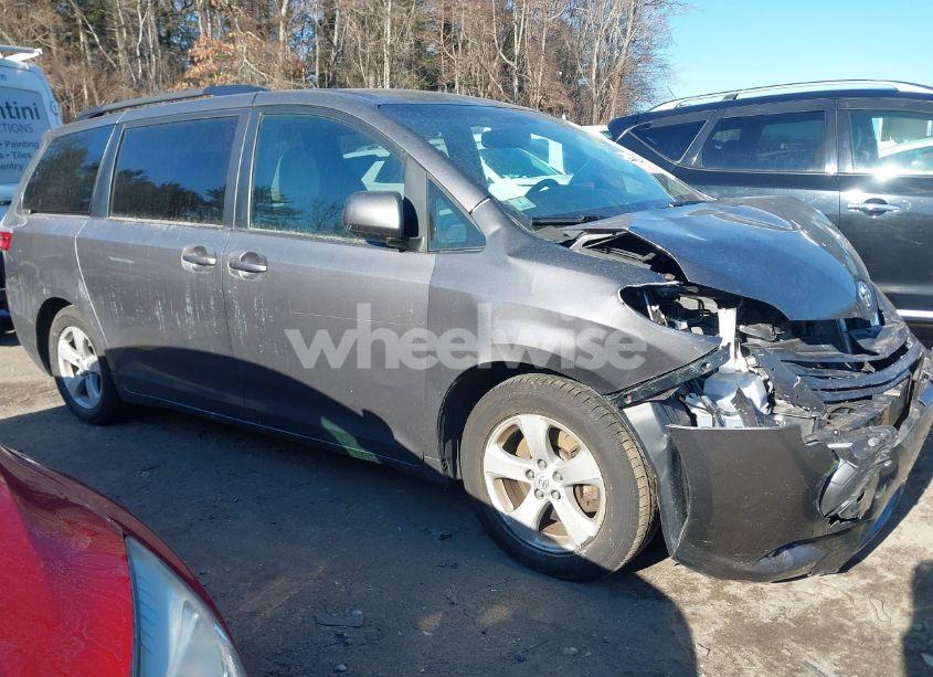 Photo 13 of 2017 Toyota Sienna LE 8 PASSENGER (VIN 5TDKZ3DC5HS787184)