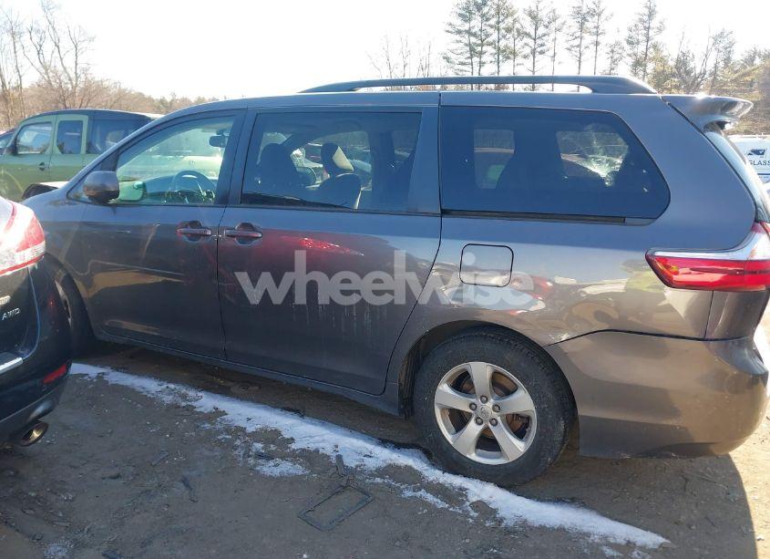 Photo 14 of 2017 Toyota Sienna LE 8 PASSENGER (VIN 5TDKZ3DC5HS787184)