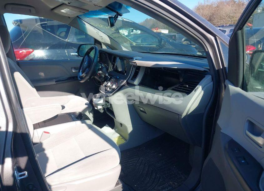 Photo 5 of 2017 Toyota Sienna LE 8 PASSENGER (VIN 5TDKZ3DC5HS787184)