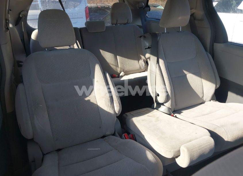Photo 8 of 2017 Toyota Sienna LE 8 PASSENGER (VIN 5TDKZ3DC5HS787184)
