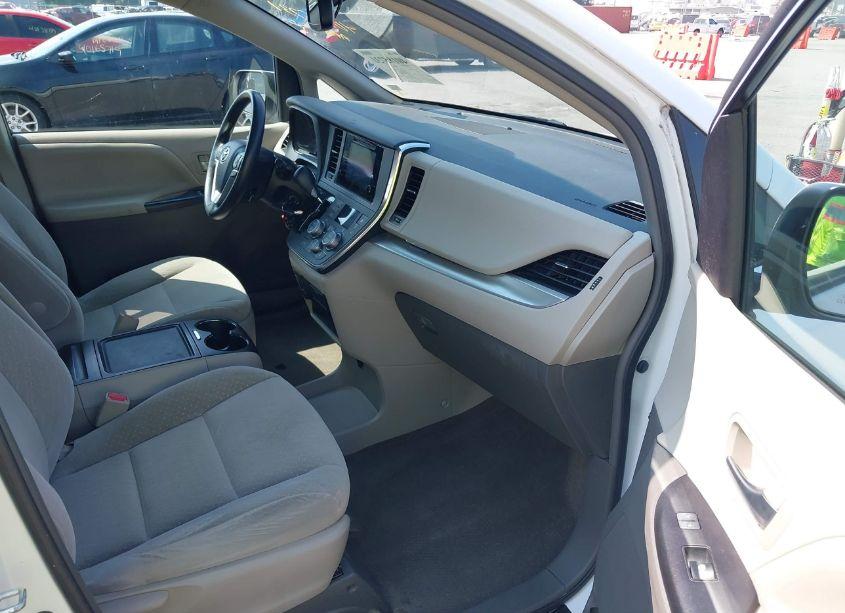 Photo 5 of 2017 Toyota Sienna LE 8 PASSENGER (VIN 5TDKZ3DC5HS795074)