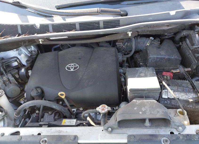 Photo 10 of 2017 Toyota Sienna LE 8 PASSENGER (VIN 5TDKZ3DC5HS798816)