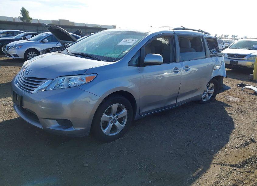 Photo 2 of 2017 Toyota Sienna LE 8 PASSENGER (VIN 5TDKZ3DC5HS798816)