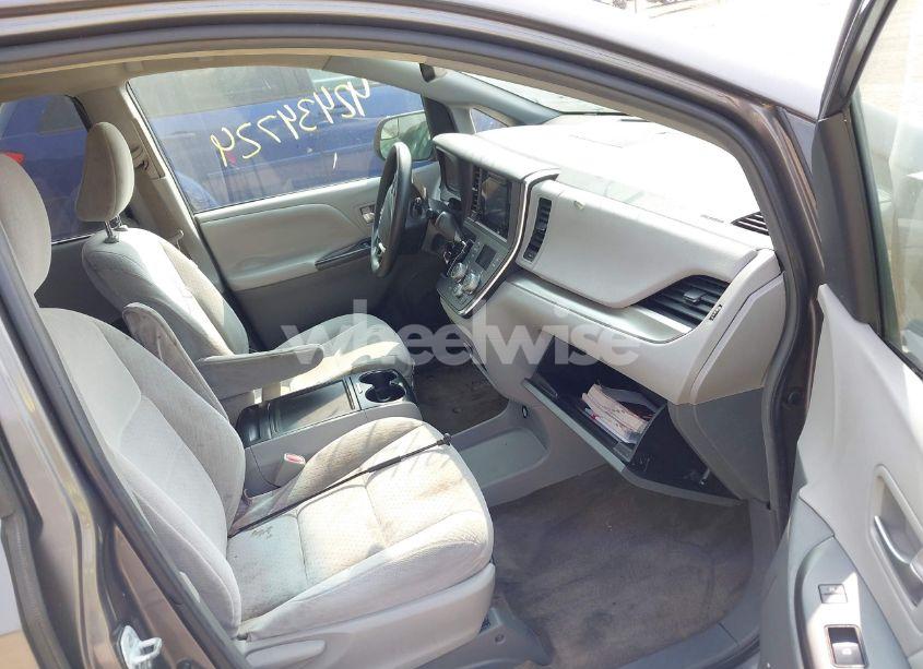 Photo 5 of 2017 Toyota Sienna LE 8 PASSENGER (VIN 5TDKZ3DC5HS806235)