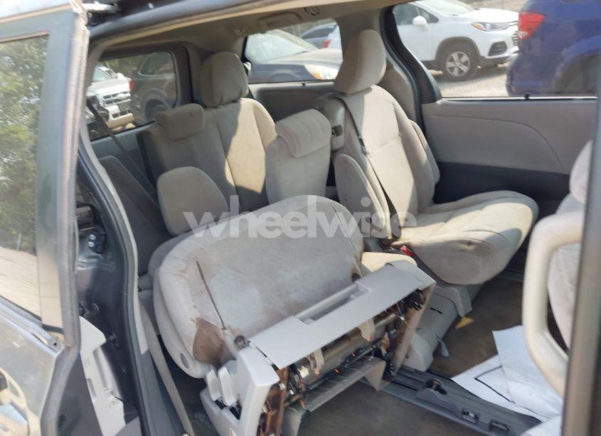 Photo 8 of 2017 Toyota Sienna LE 8 PASSENGER (VIN 5TDKZ3DC5HS806235)