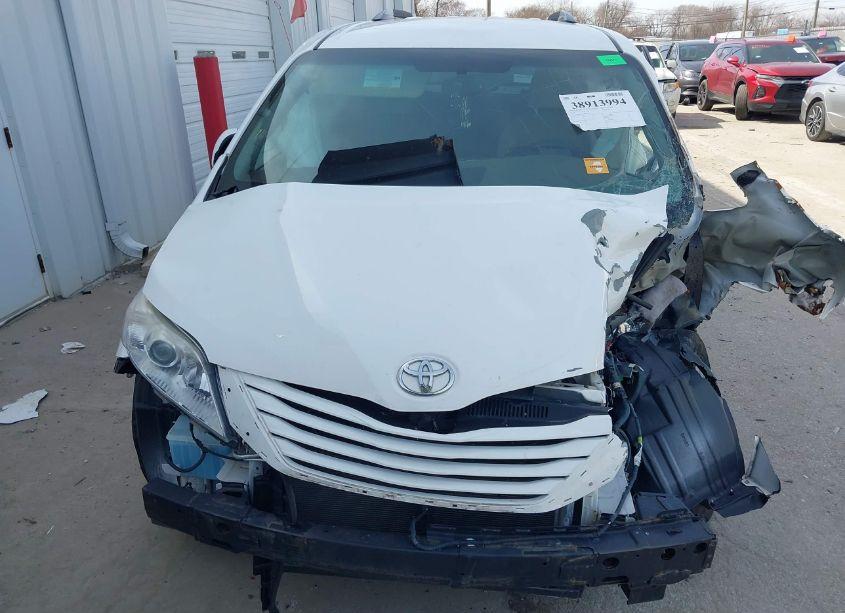 Photo 12 of 2017 Toyota Sienna LE 8 PASSENGER (VIN 5TDKZ3DC5HS822774)