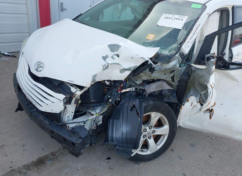 Photo 6 of 2017 Toyota Sienna LE 8 PASSENGER (VIN 5TDKZ3DC5HS822774)