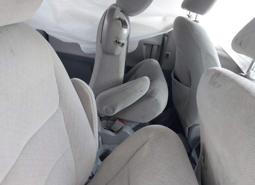 Photo 8 of 2017 Toyota Sienna LE 8 PASSENGER (VIN 5TDKZ3DC5HS822774)