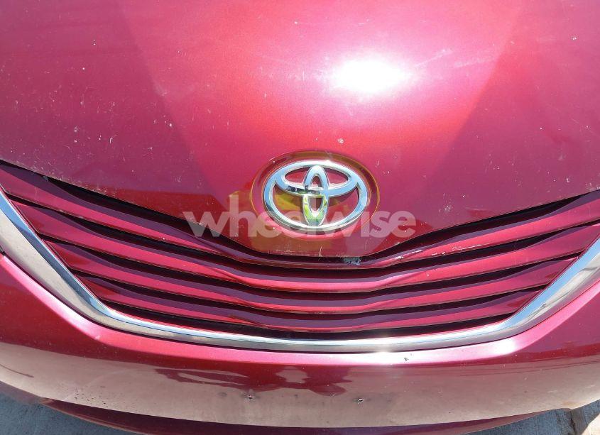 Photo 10 of 2017 Toyota Sienna LE 8 PASSENGER (VIN 5TDKZ3DC5HS898933)