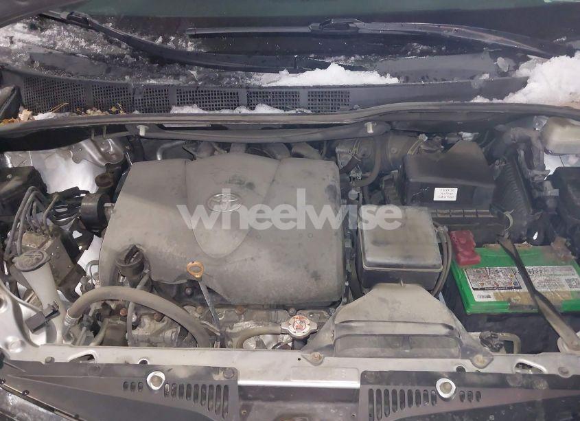 Photo 10 of 2018 Toyota Sienna LE 8 PASSENGER (VIN 5TDKZ3DC5JS956870)