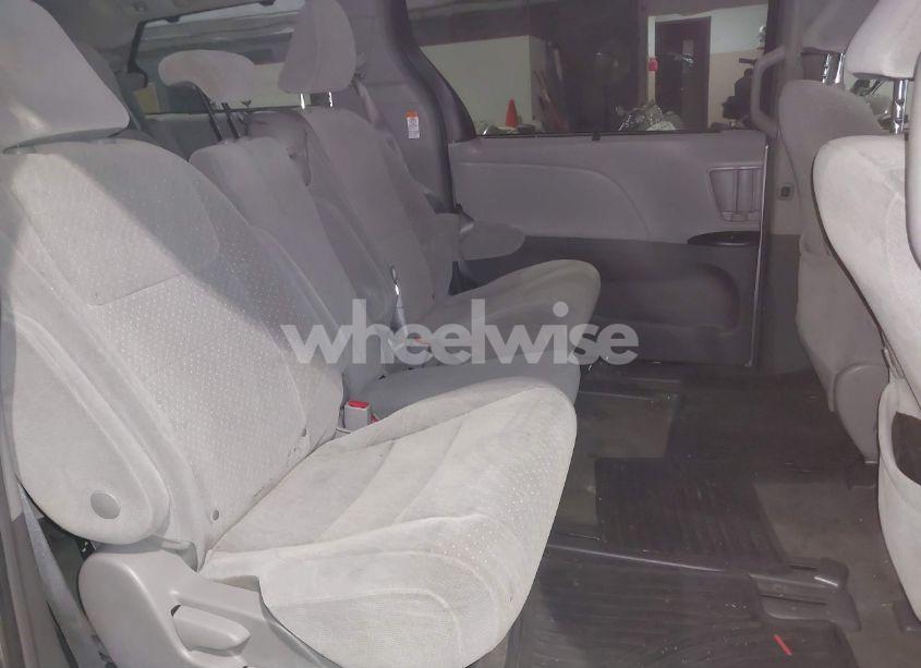 Photo 8 of 2018 Toyota Sienna LE 8 PASSENGER (VIN 5TDKZ3DC5JS956870)