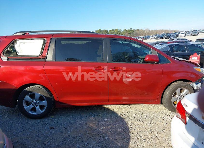 Photo 12 of 2019 Toyota Sienna LE 8 PASSENGER (VIN 5TDKZ3DC5KS008650)