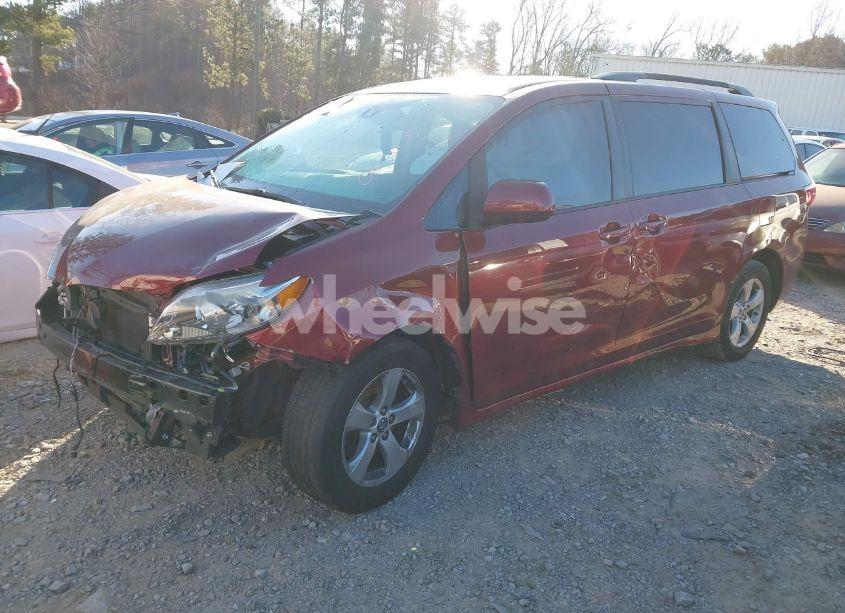 Photo 2 of 2019 Toyota Sienna LE 8 PASSENGER (VIN 5TDKZ3DC5KS008650)